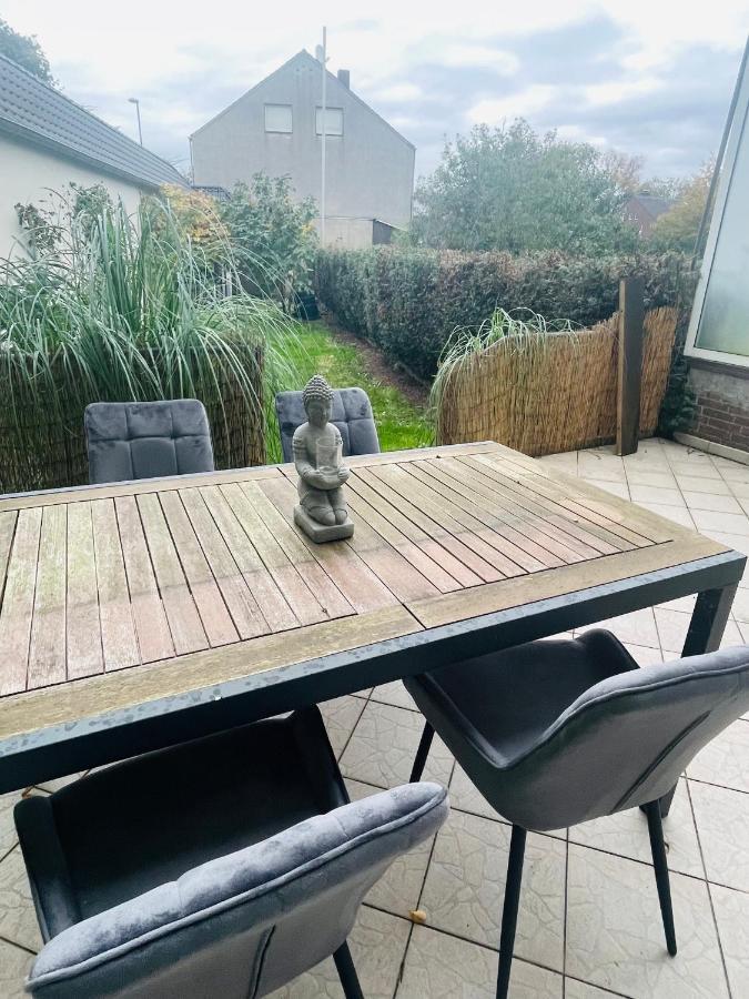 ドゥイスブルグModern * Gemuetlich * Nespresso * Terrasse * Netflixアパートメント エクステリア 写真